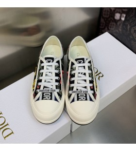 å¾’æ­©ãƒƒ'Diorãƒ—ã®ã‚¹ãƒ‹ãƒ¼ã‚«ãƒ¼ç”·å¥³å…±ç”¨Petitesã€‹ãƒ¢ãƒãƒ¼ãƒ•ã®ã‚­ãƒ£ãƒ³ãƒã‚¹é»’