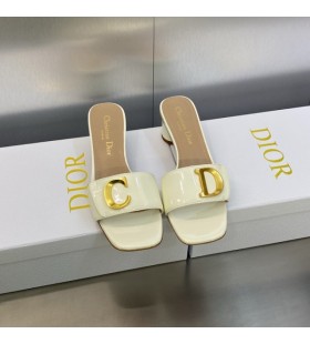 C'est Dior de TacÃ³n de Diapositivas de las Mujeres de Cuero de Patente Blanco